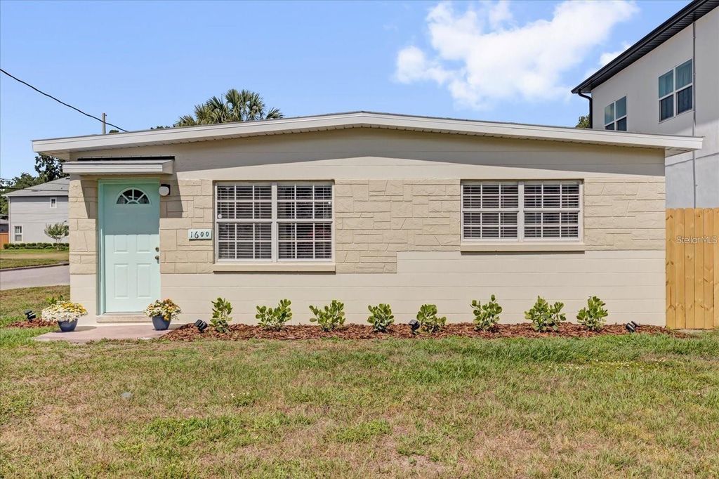 Image 3 of property listing at 1600 HART LANE, Orlando, FL 32804