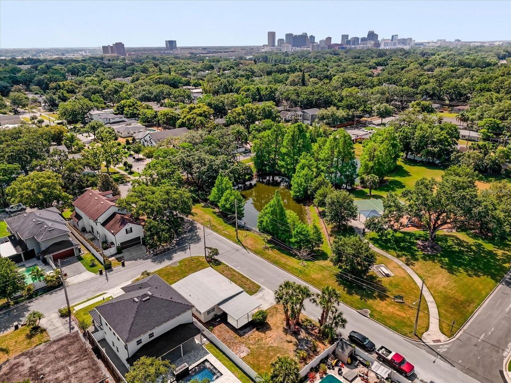 Image 4 of property listing at 1600 HART LANE, Orlando, FL 32804