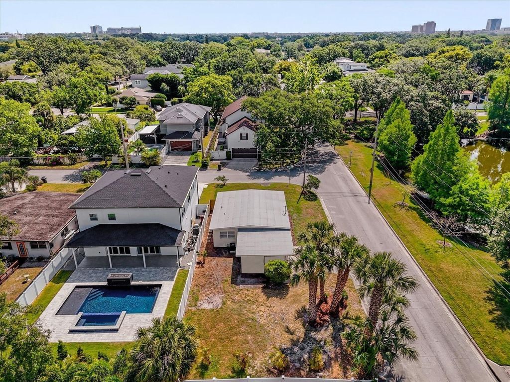 Image 5 of property listing at 1600 HART LANE, Orlando, FL 32804