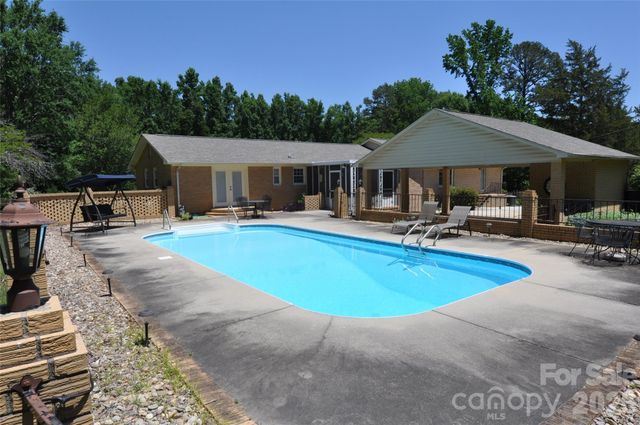 808 Briarcliff Circle 63&64, Chester, SC 29706