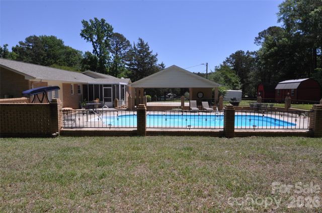 808 Briarcliff Circle 63&64, Chester, SC 29706
