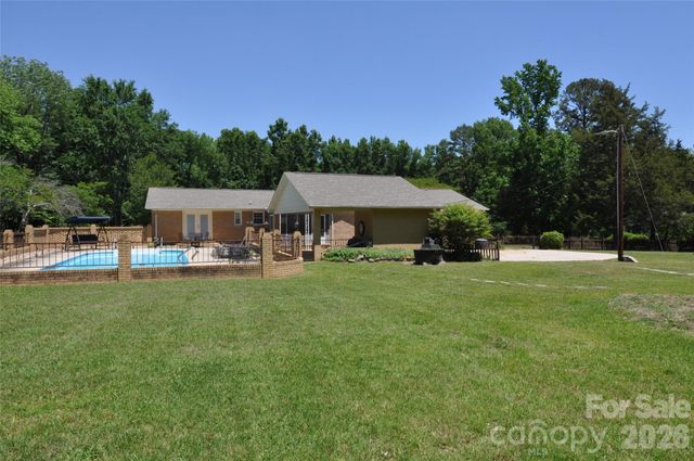 808 Briarcliff Circle 63&64, Chester, SC 29706
