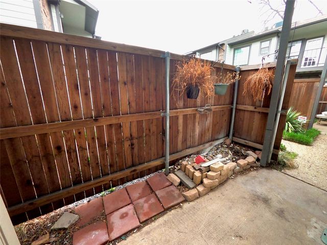 3904 Rawlins Street 109, Dallas, TX 75219