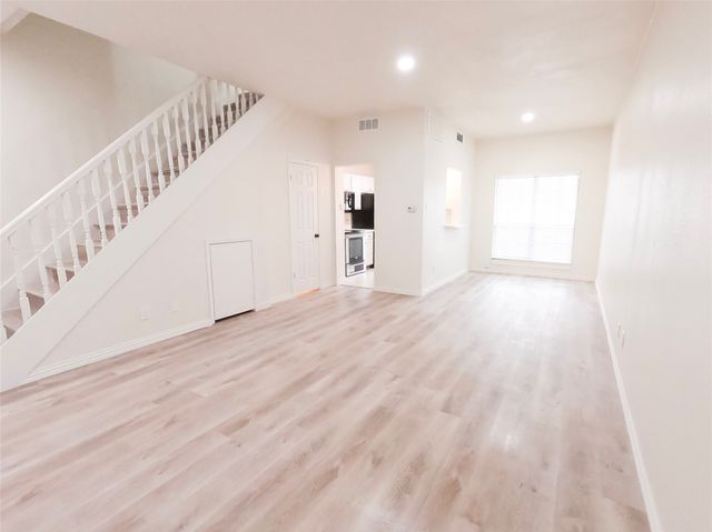 3904 Rawlins Street 109, Dallas, TX 75219