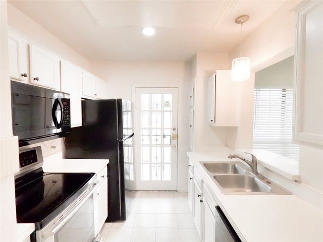 3904 Rawlins Street 109, Dallas, TX 75219