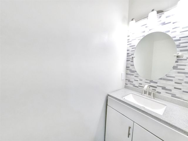 3904 Rawlins Street 109, Dallas, TX 75219