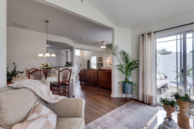 1055 Somerset Springs Dr, Spring Hill, TN 37174
