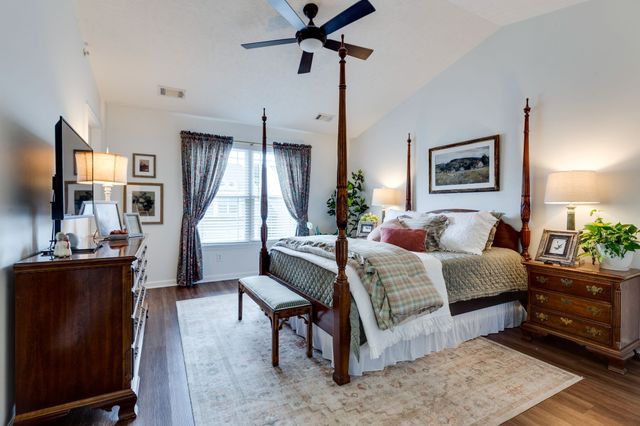 1055 Somerset Springs Dr, Spring Hill, TN 37174