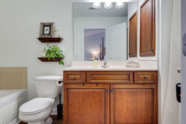 1055 Somerset Springs Dr, Spring Hill, TN 37174