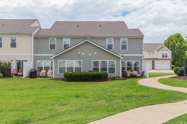1055 Somerset Springs Dr, Spring Hill, TN 37174