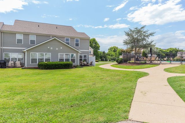 1055 Somerset Springs Dr, Spring Hill, TN 37174