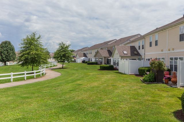 1055 Somerset Springs Dr, Spring Hill, TN 37174