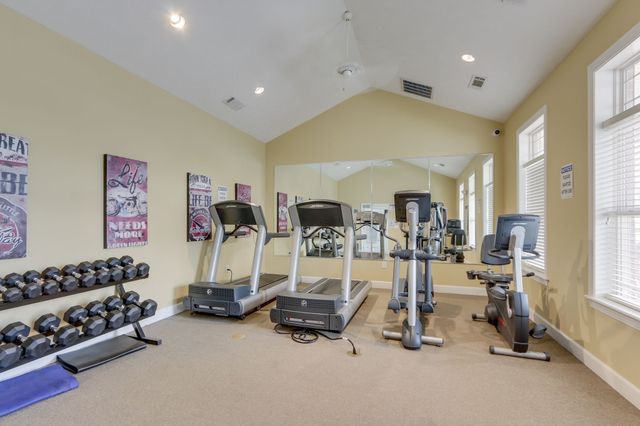 1055 Somerset Springs Dr, Spring Hill, TN 37174