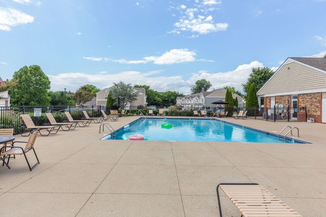 1055 Somerset Springs Dr, Spring Hill, TN 37174