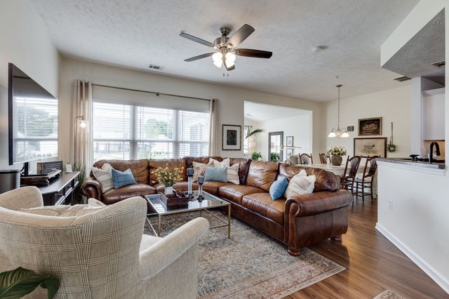 1055 Somerset Springs Dr, Spring Hill, TN 37174