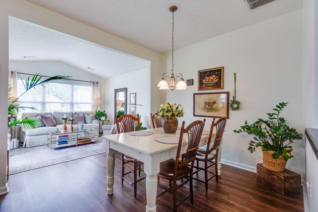 1055 Somerset Springs Dr, Spring Hill, TN 37174