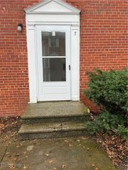 461 Kenwood Drive T3, Euclid, OH 44123