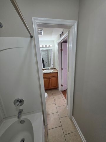 800 Anderson Ln Apt A7, Madison, TN 37115