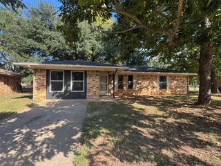 207 Westview Street, Palestine, TX 75803