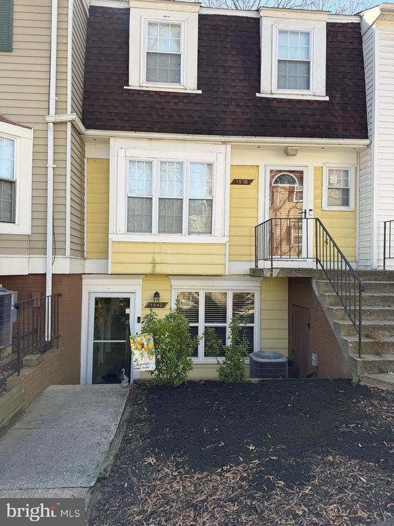 1542 LOWELL CT, Crofton, MD 21114