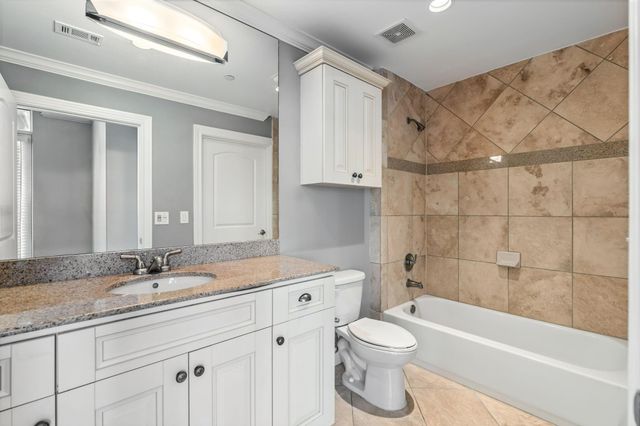 1419 Montrose Boulevard 301, Houston, TX 77019