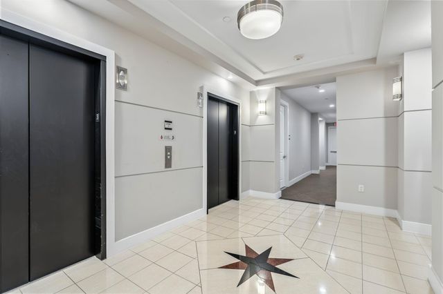 1419 Montrose Boulevard 301, Houston, TX 77019