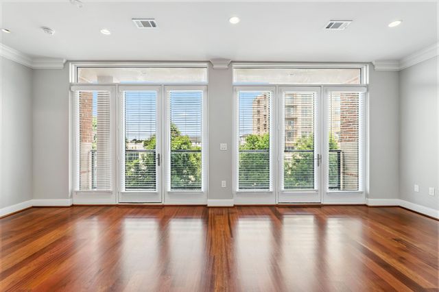 1419 Montrose Boulevard 301, Houston, TX 77019