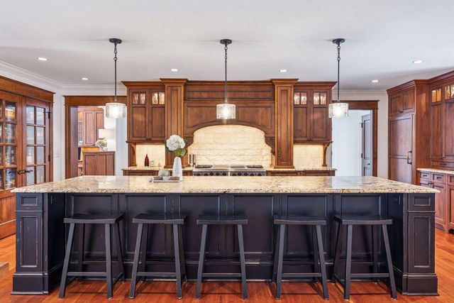 6601 Dovre Drive, Edina, MN 55436