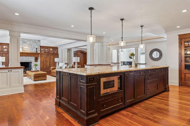 6601 Dovre Drive, Edina, MN 55436