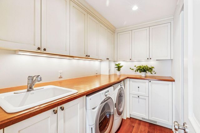 6601 Dovre Drive, Edina, MN 55436