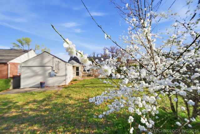 1242 E 31st Court, Tulsa, OK 74105