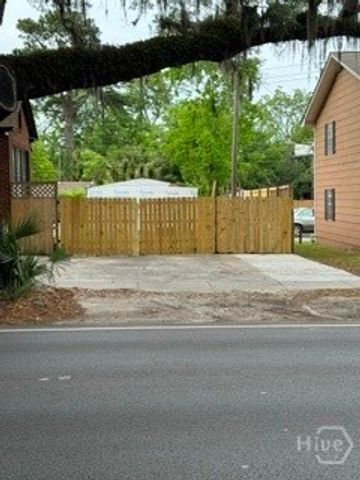 1214 E Victory Drive, Savannah, GA 31404