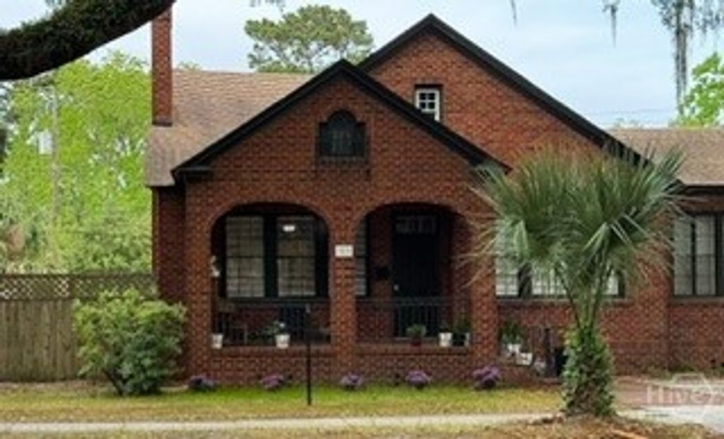 Image 1 of property listing at 1214 E Victory Drive, Savannah, GA 31404