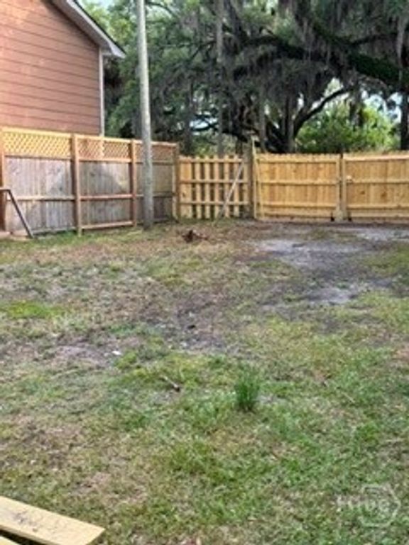 Image 11 of property listing at 1214 E Victory Drive, Savannah, GA 31404