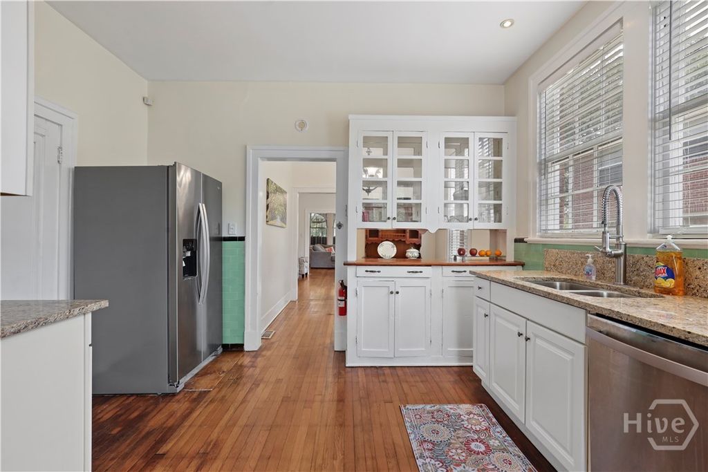 Image 15 of property listing at 1214 E Victory Drive, Savannah, GA 31404