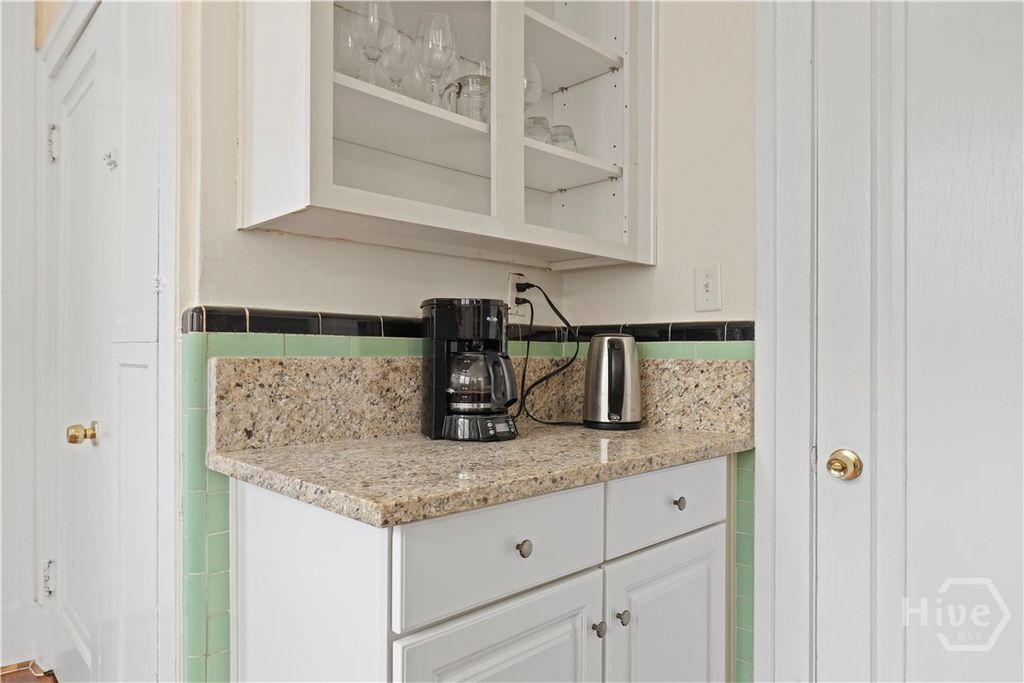 Image 16 of property listing at 1214 E Victory Drive, Savannah, GA 31404