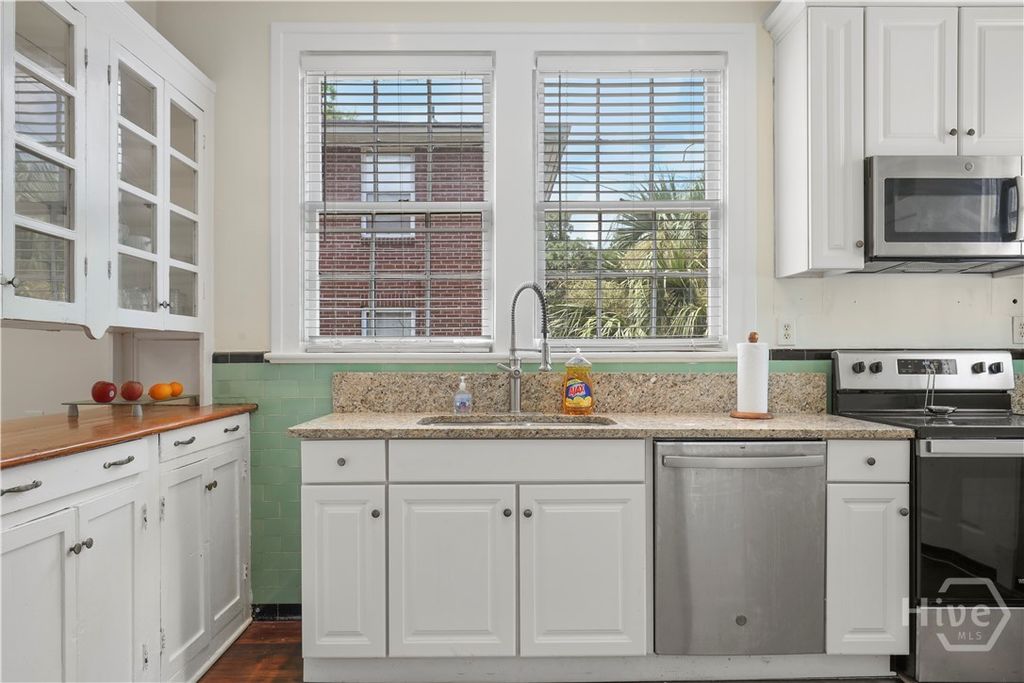 Image 17 of property listing at 1214 E Victory Drive, Savannah, GA 31404