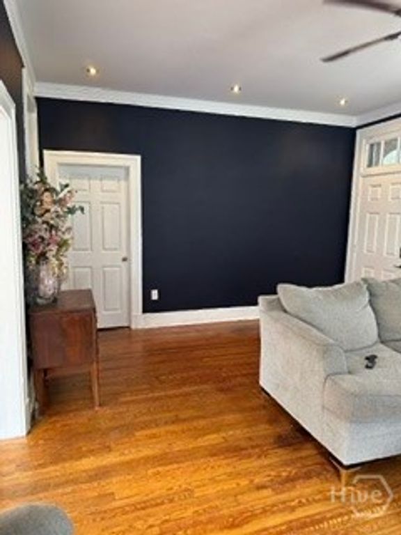 Image 6 of property listing at 1214 E Victory Drive, Savannah, GA 31404