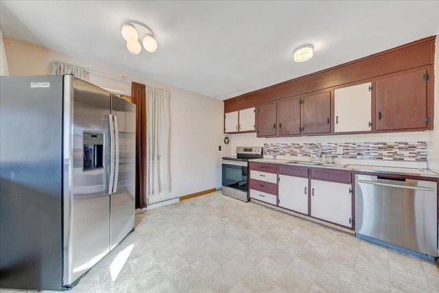 3651 TROUTLAND AVE, Roanoke, VA 24017