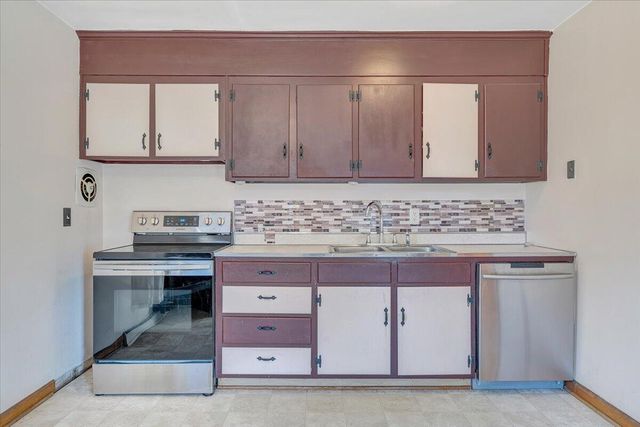 3651 TROUTLAND AVE, Roanoke, VA 24017