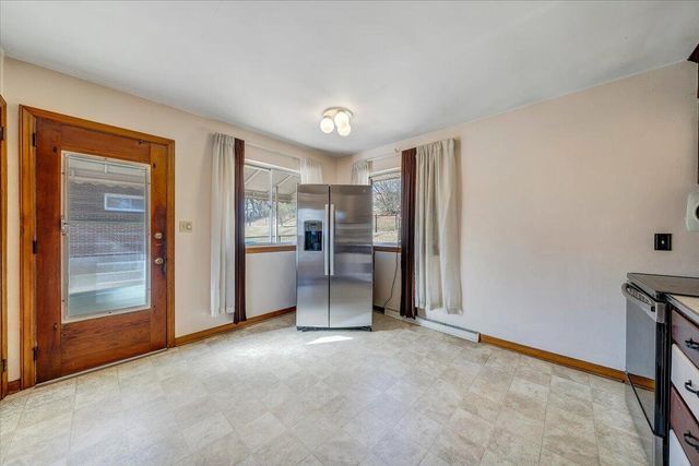 3651 TROUTLAND AVE, Roanoke, VA 24017