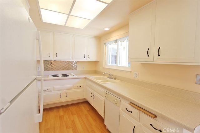 515 Calle Aragon Unit B, Laguna Woods, CA 92637