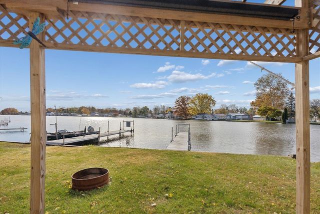 123 N Lakeside Drive, Michigan Center, MI 49254