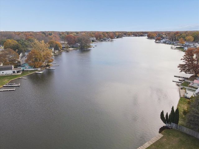 123 N Lakeside Drive, Michigan Center, MI 49254