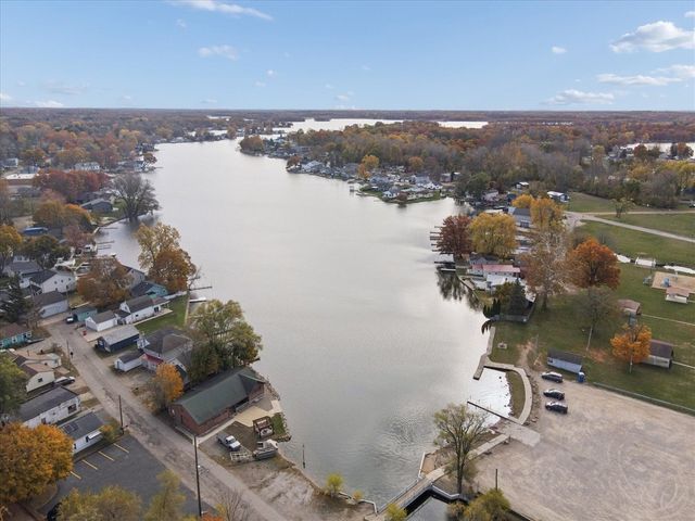 123 N Lakeside Drive, Michigan Center, MI 49254