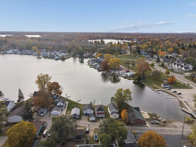 123 N Lakeside Drive, Michigan Center, MI 49254