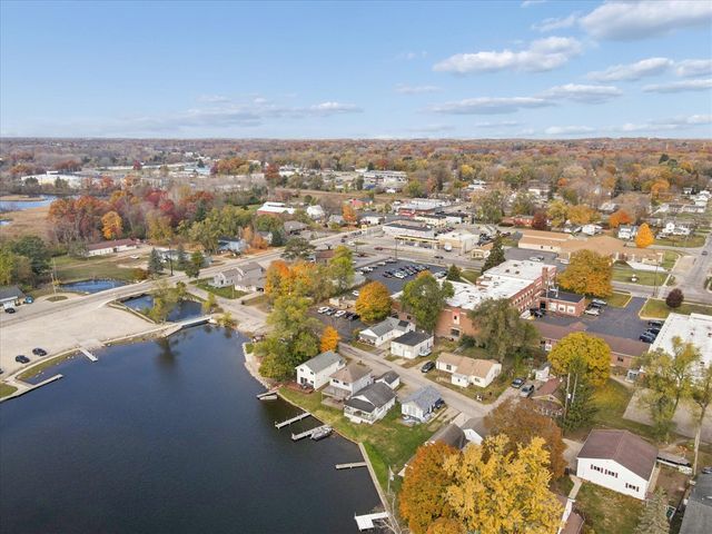 123 N Lakeside Drive, Michigan Center, MI 49254