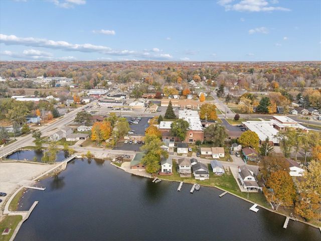 123 N Lakeside Drive, Michigan Center, MI 49254