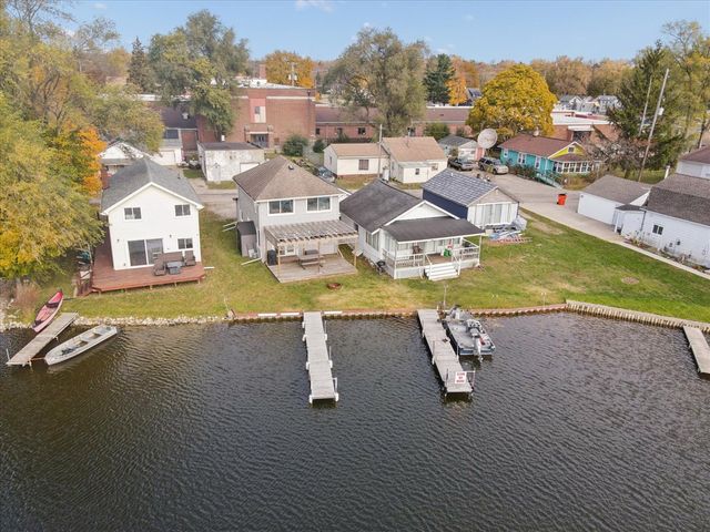 123 N Lakeside Drive, Michigan Center, MI 49254