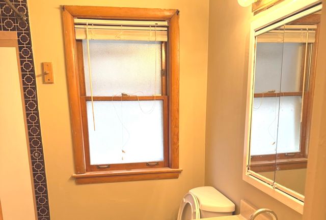 11706 S Artesian Avenue, Chicago, IL 60655